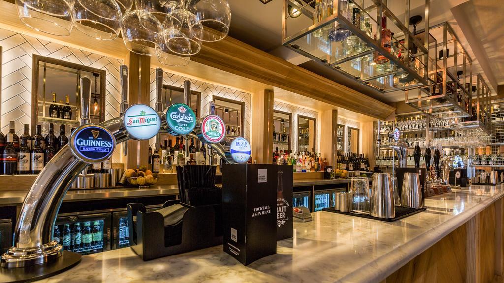 The Three Swans Hotel, Hungerford, Berkshire 외부 사진
