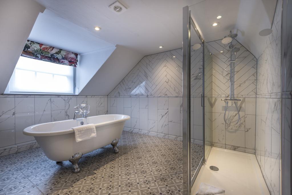 The Three Swans Hotel, Hungerford, Berkshire 외부 사진